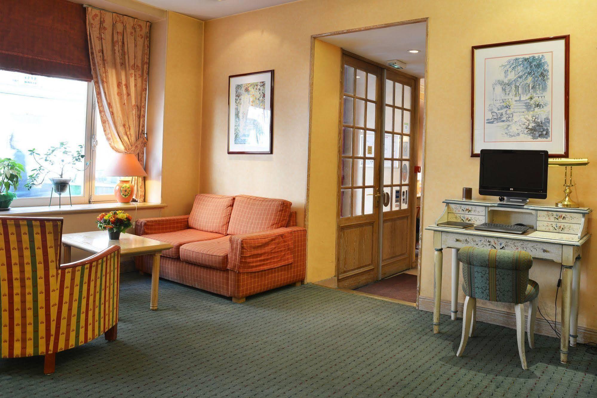 Du Pre Hotel Parijs